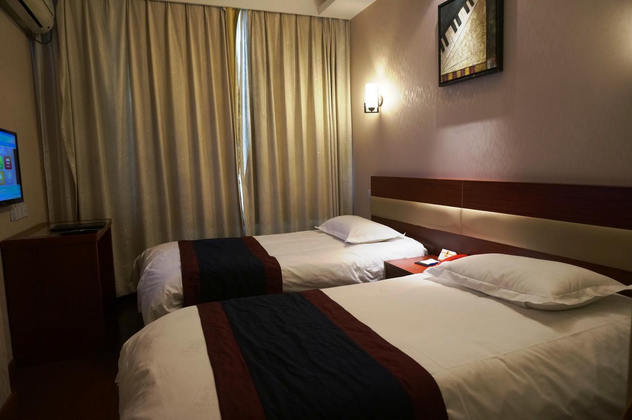 Super 8 Songjiang New Songjiang Road Hotel