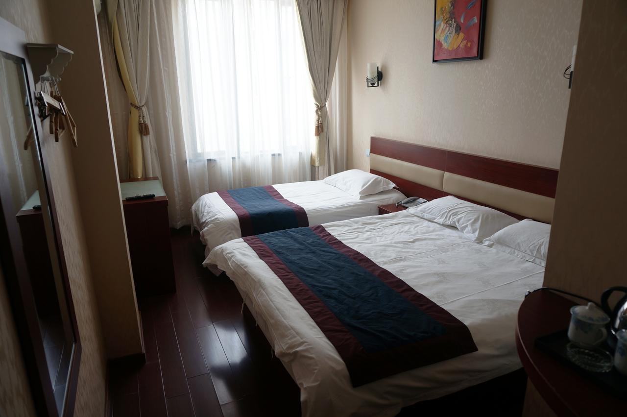 Super 8 Songjiang New Songjiang Road